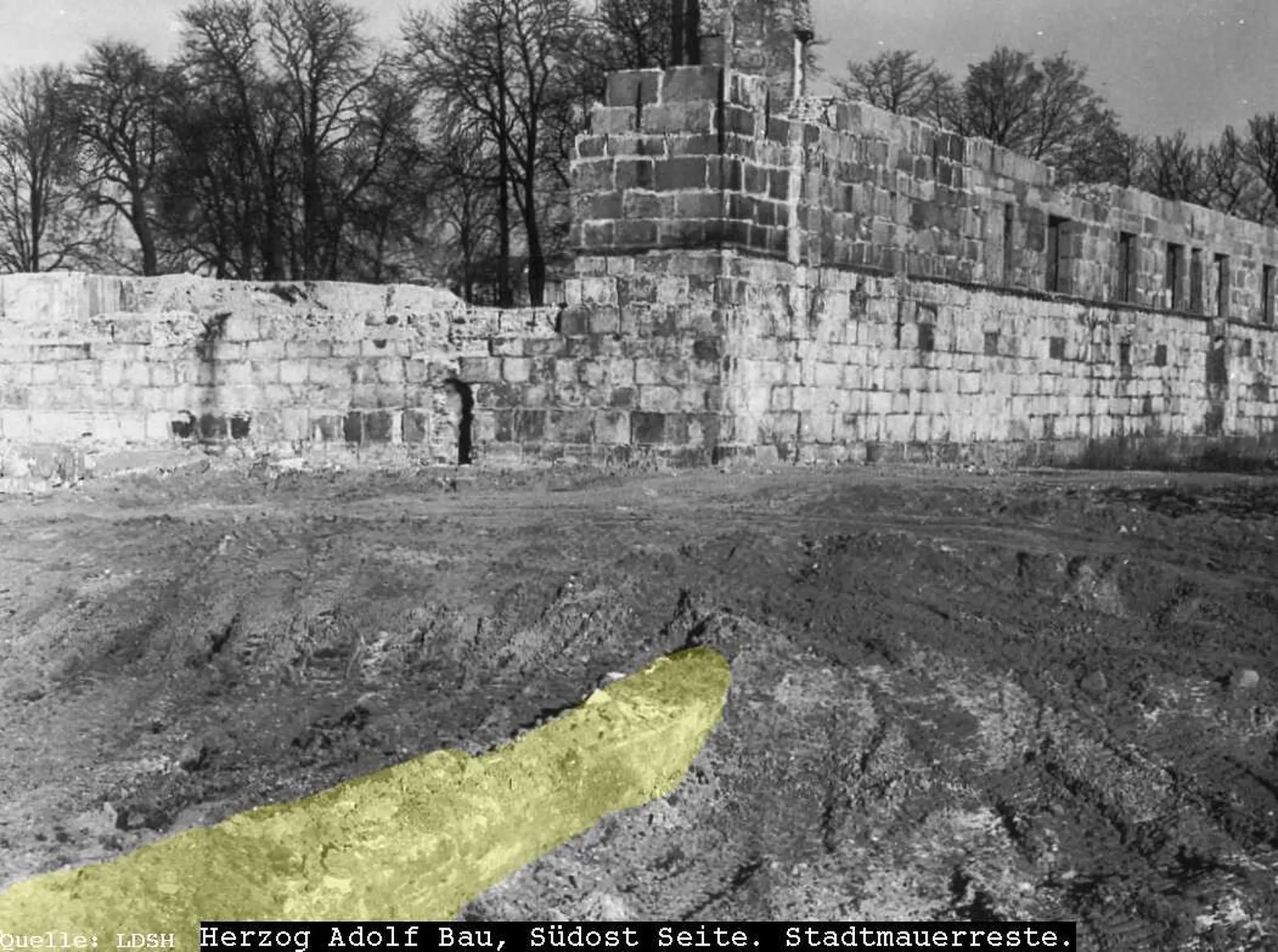 Kieler Schlossruine,Herzog-Adolf-Bau,Süd-Ost-Seite,Stadtmauerreste