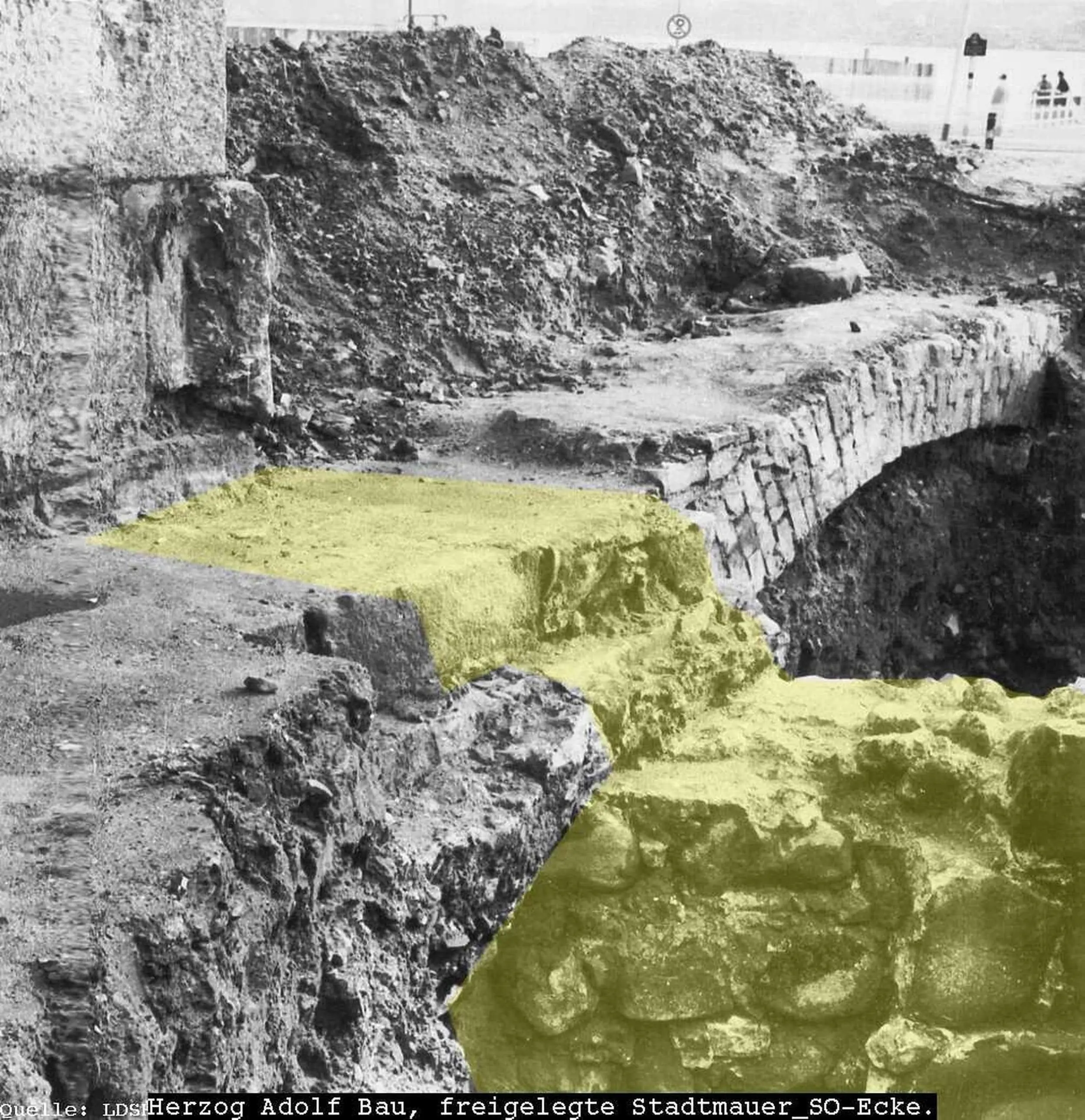  Kieler Schlossruine,Herzog-Adolf-Bau,Süd-Ost-Seite,Stadtmauer
