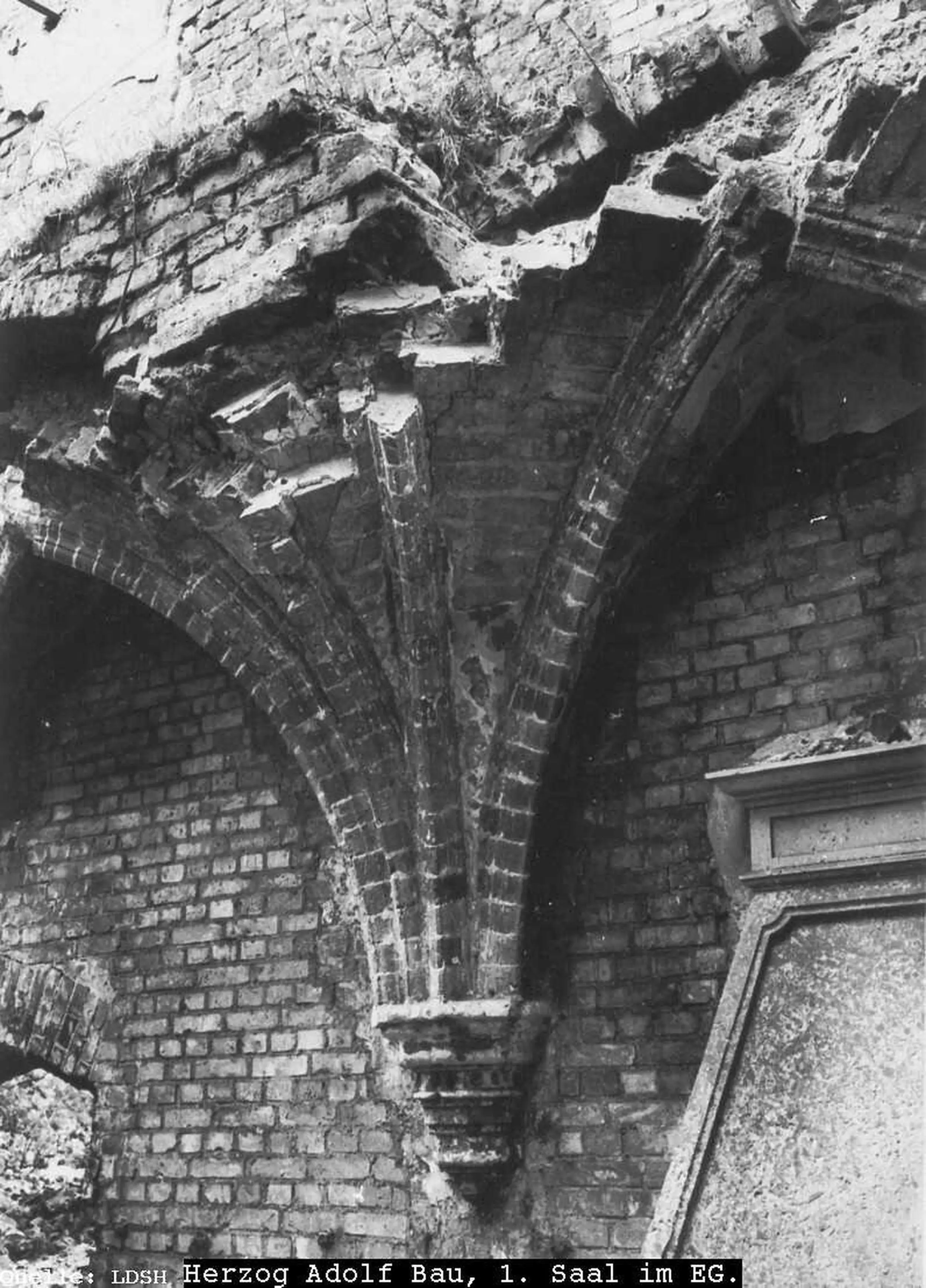 Kieler Schlossruine,Herzog-Adolf-Bau,Wandlager,Gewölbedecke,1. Saal im EG