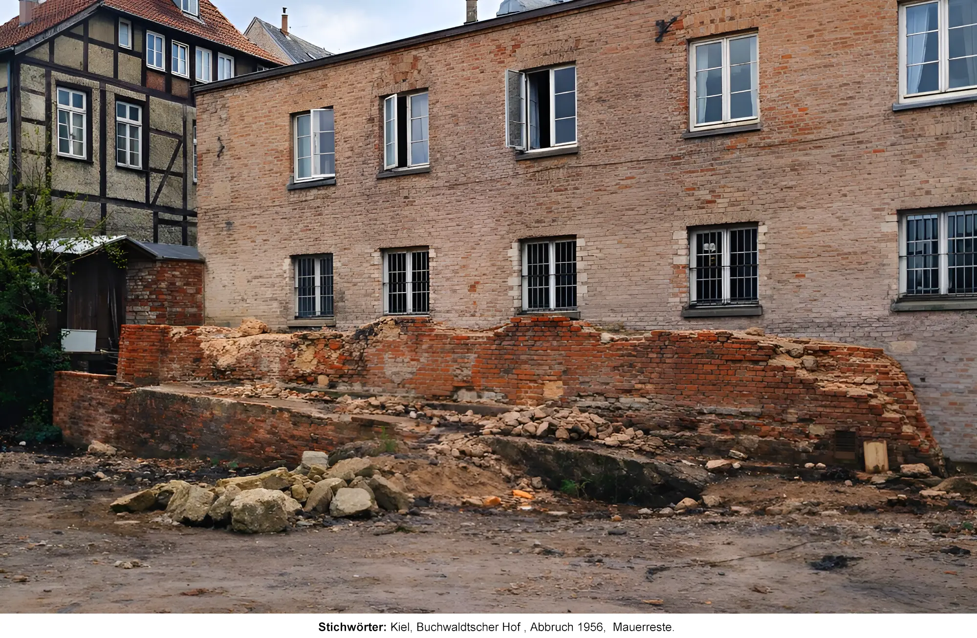 Buchwaldtscher_Hof Kiel- Abbruch Mauerreste-04